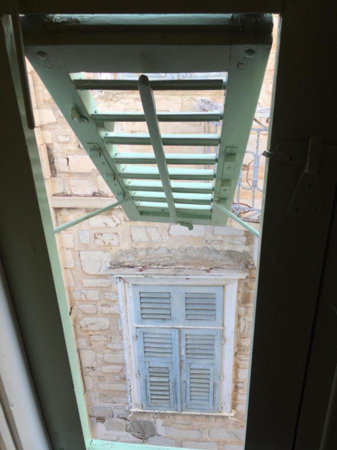 1872 - Agnes, Cozy Stony Apartment With Balcony 에르무폴리 외부 사진